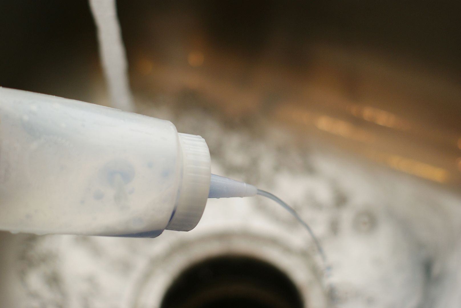 How to Clean Squeeze Bottles . . . Works for Me Wednesday Bake at 350°